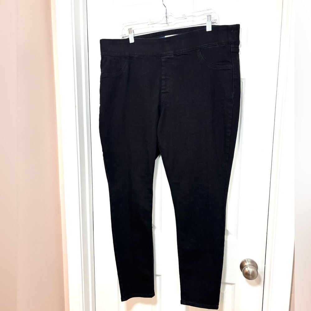 Old Navy Women's Black Mid-Rise Pull On Jeggings- Size 18